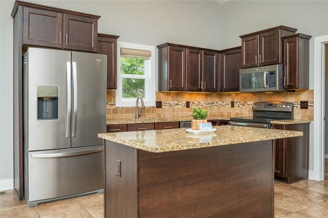 2945 Windsor Drive, Norwalk, IA 50211