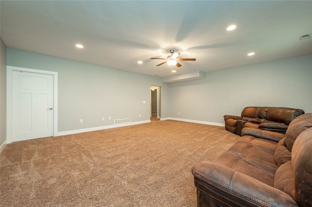 2945 Windsor Drive, Norwalk, IA 50211