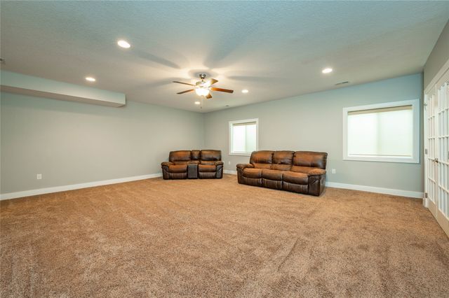 2945 Windsor Drive, Norwalk, IA 50211