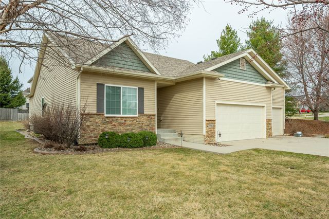 2945 Windsor Drive, Norwalk, IA 50211