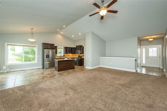 2945 Windsor Drive, Norwalk, IA 50211