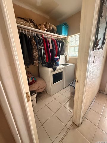 535 E EDMONDS AVE, San Antonio, TX 78214