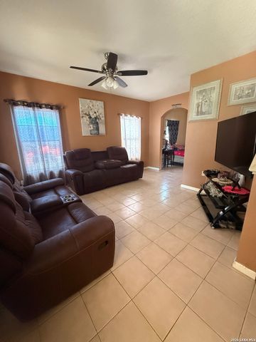 535 E EDMONDS AVE, San Antonio, TX 78214