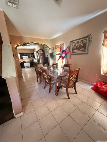 535 E EDMONDS AVE, San Antonio, TX 78214