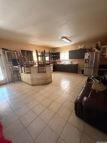 535 E EDMONDS AVE, San Antonio, TX 78214