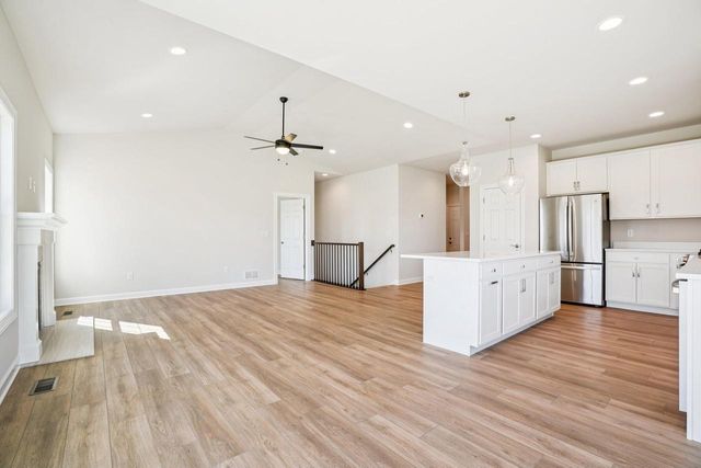 1545 N Stone Ridge DRIVE, Lake Geneva, WI 53147