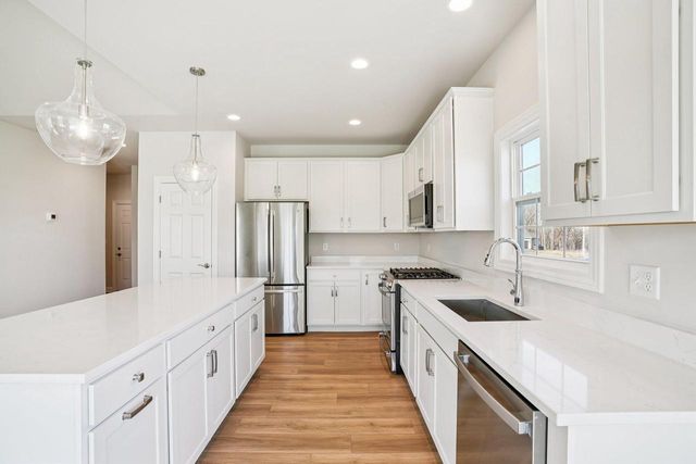 1545 N Stone Ridge DRIVE, Lake Geneva, WI 53147