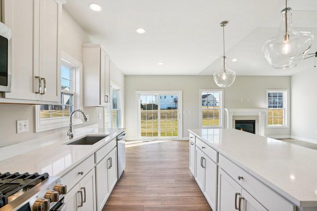 1545 N Stone Ridge DRIVE, Lake Geneva, WI 53147