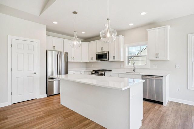 1545 N Stone Ridge DRIVE, Lake Geneva, WI 53147