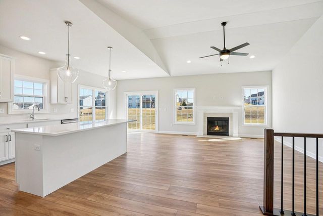 1545 N Stone Ridge DRIVE, Lake Geneva, WI 53147