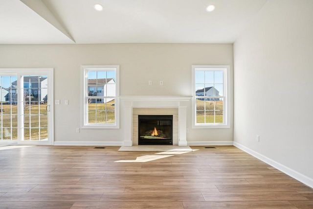 1545 N Stone Ridge DRIVE, Lake Geneva, WI 53147