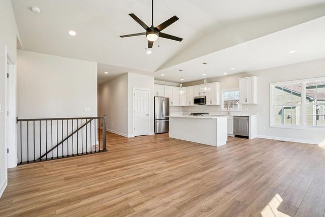 1545 N Stone Ridge DRIVE, Lake Geneva, WI 53147