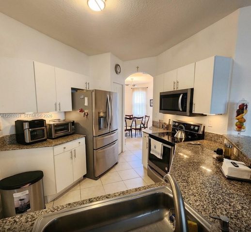 10955 NW 87th Ln 10955, Doral, FL 33178