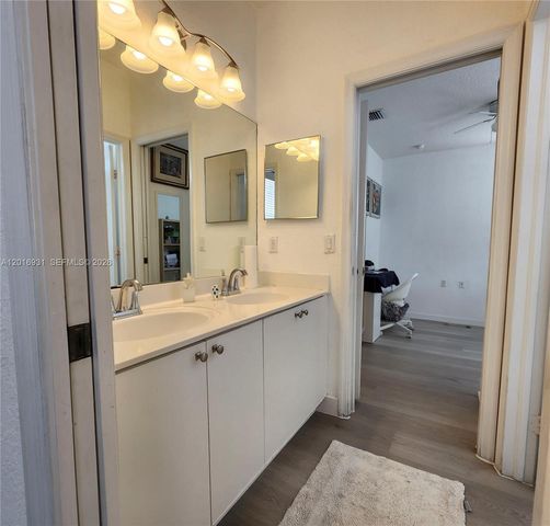 10955 NW 87th Ln 10955, Doral, FL 33178