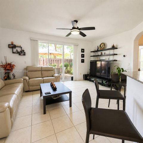 10955 NW 87th Ln 10955, Doral, FL 33178
