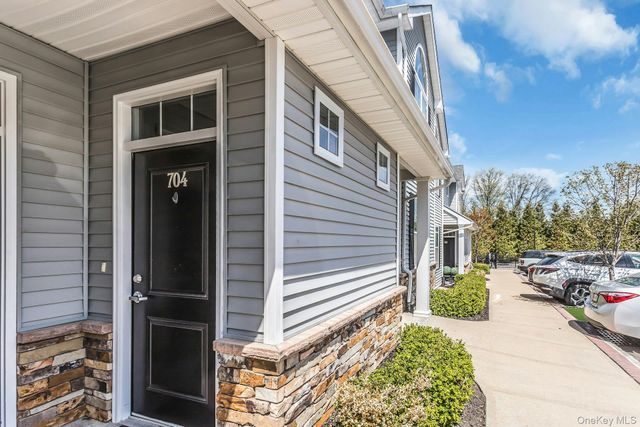 704 Breton Way 704, Glen Cove, NY 11542