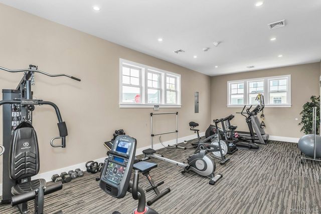 704 Breton Way 704, Glen Cove, NY 11542