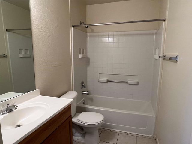 121 Cambridge Drive 3, Saginaw, TX 76179