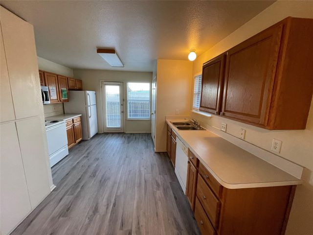 121 Cambridge Drive 3, Saginaw, TX 76179