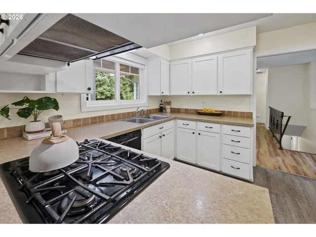 4650 CEDAR St, Astoria, OR 97103