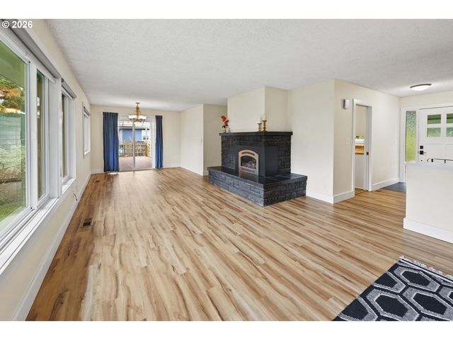 4650 CEDAR St, Astoria, OR 97103