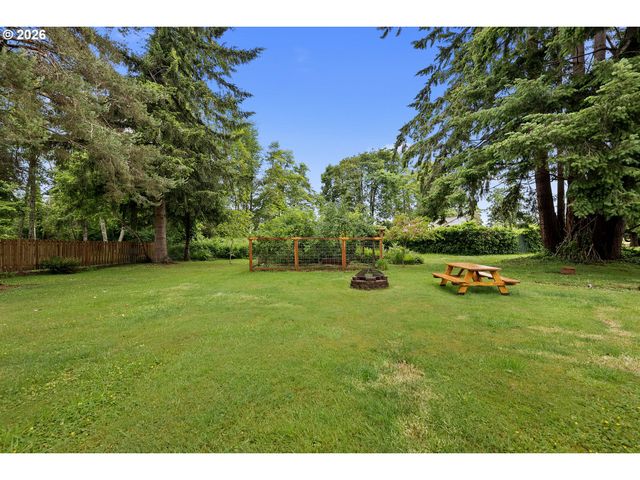 4650 CEDAR St, Astoria, OR 97103