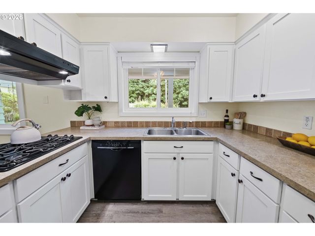 4650 CEDAR St, Astoria, OR 97103