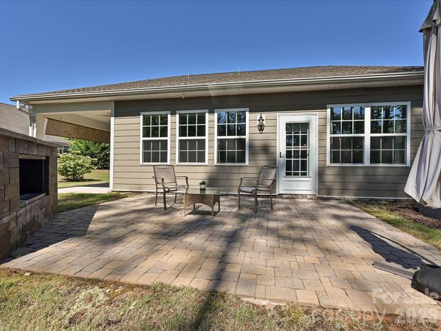 304 Picasso Trail, Mount Holly, NC 28120