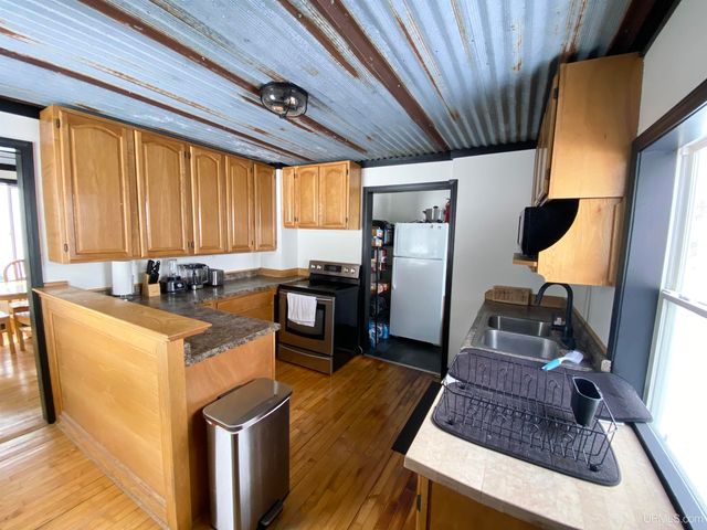 1105 Cottage Row, Hancock, MI 49930