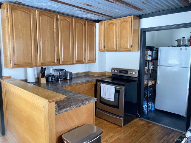 1105 Cottage Row, Hancock, MI 49930