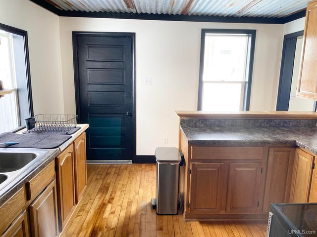 1105 Cottage Row, Hancock, MI 49930