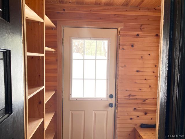 1105 Cottage Row, Hancock, MI 49930