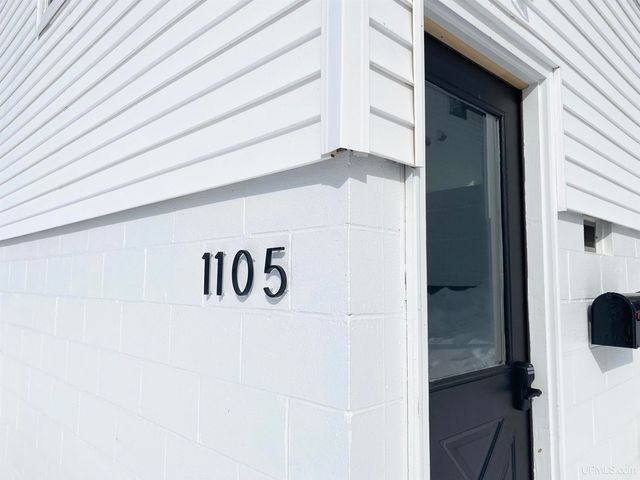 1105 Cottage Row, Hancock, MI 49930