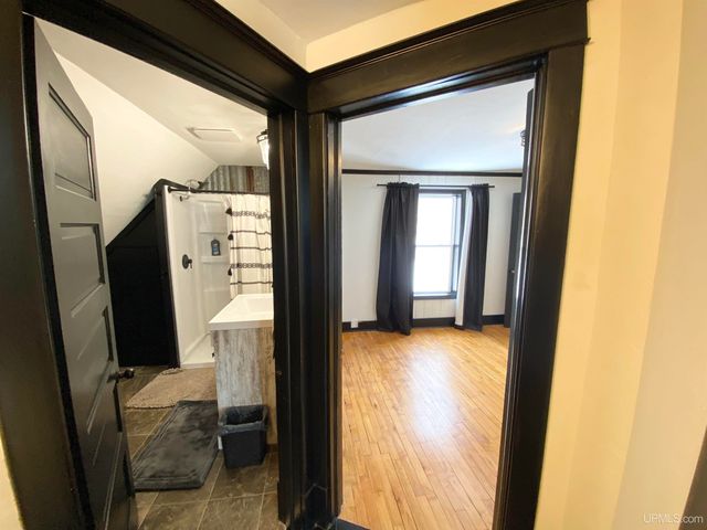 1105 Cottage Row, Hancock, MI 49930