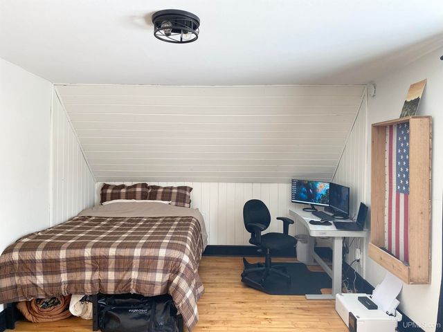 1105 Cottage Row, Hancock, MI 49930