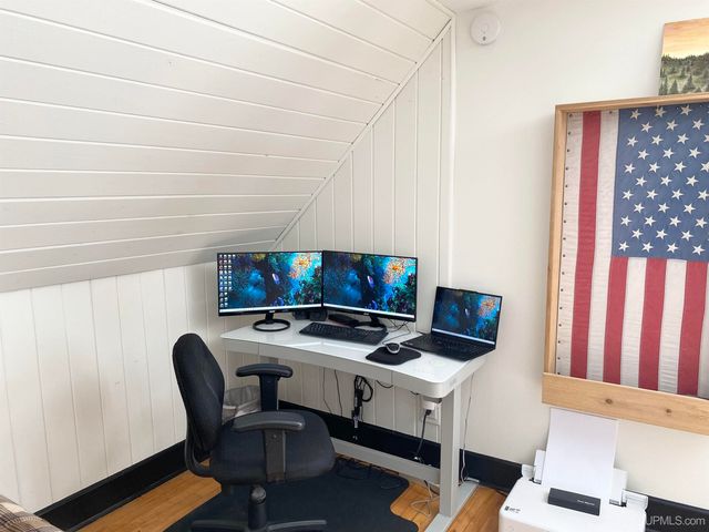 1105 Cottage Row, Hancock, MI 49930