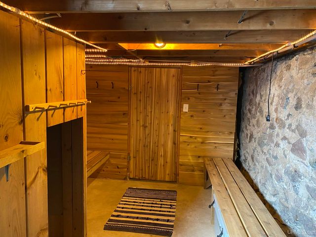 1105 Cottage Row, Hancock, MI 49930