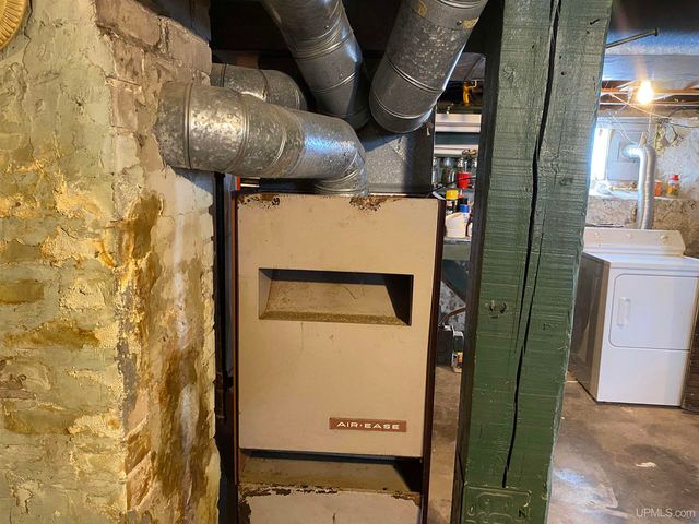 1105 Cottage Row, Hancock, MI 49930