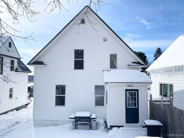 1105 Cottage Row, Hancock, MI 49930