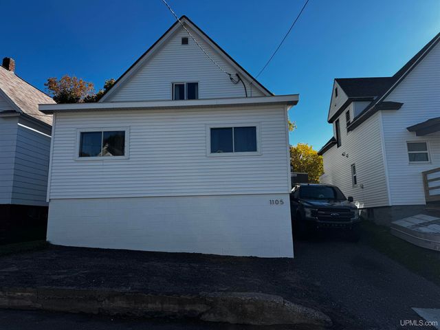 1105 Cottage Row, Hancock, MI 49930