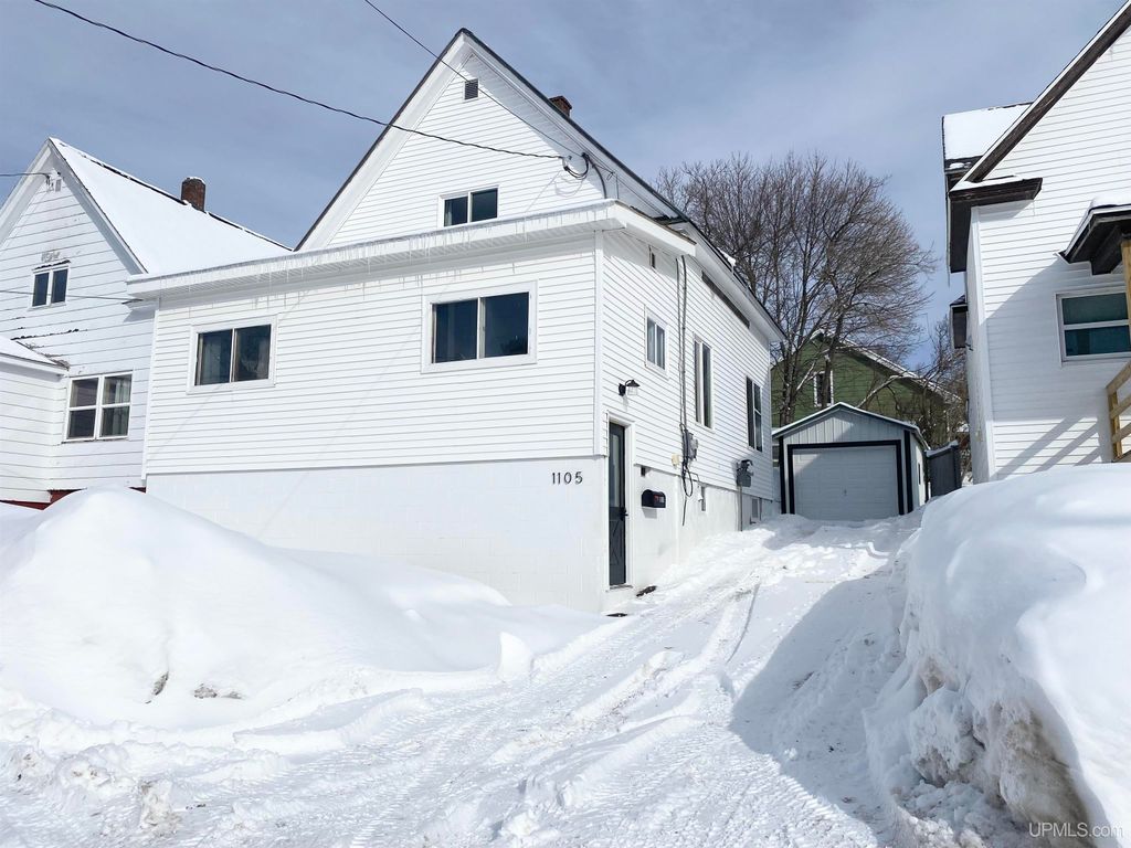 1105 Cottage Row, Hancock, MI 49930