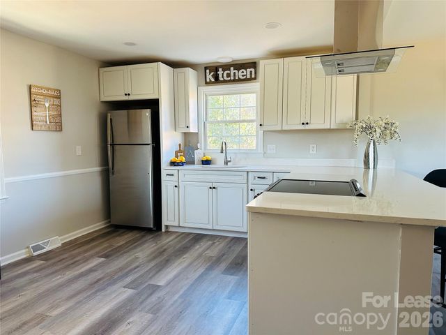8208 Doverdale Lane, Charlotte, NC 28217