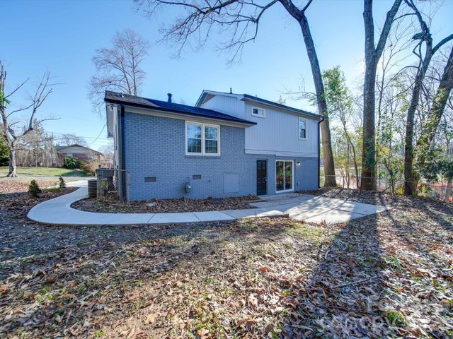 8208 Doverdale Lane, Charlotte, NC 28217
