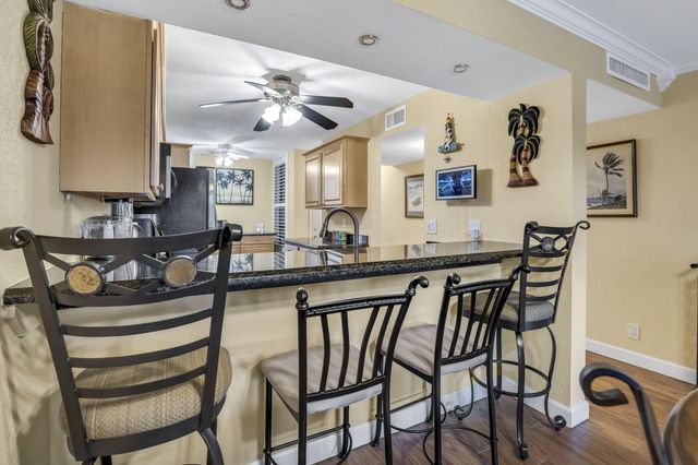 6427 CORAL LAKE Drive 303, Margate, FL 33063