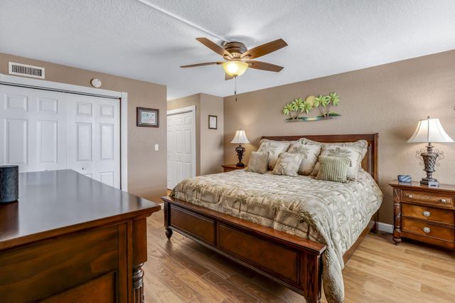 6427 CORAL LAKE Drive 303, Margate, FL 33063