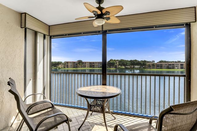 6427 CORAL LAKE Drive 303, Margate, FL 33063