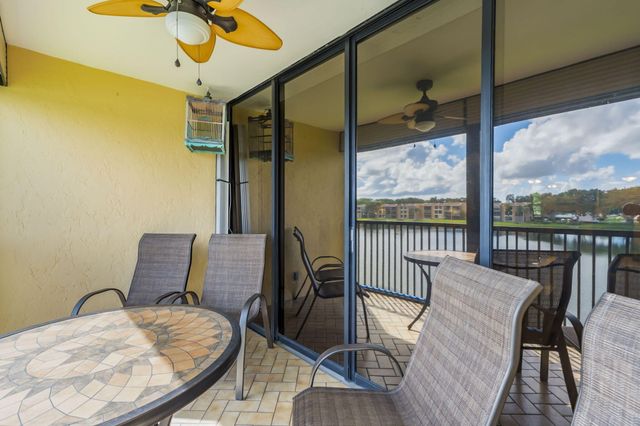 6427 CORAL LAKE Drive 303, Margate, FL 33063