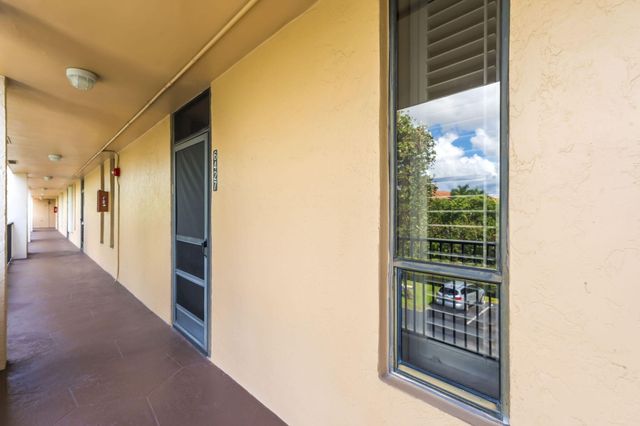 6427 CORAL LAKE Drive 303, Margate, FL 33063