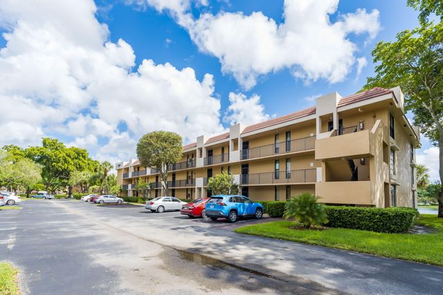 6427 CORAL LAKE Drive 303, Margate, FL 33063