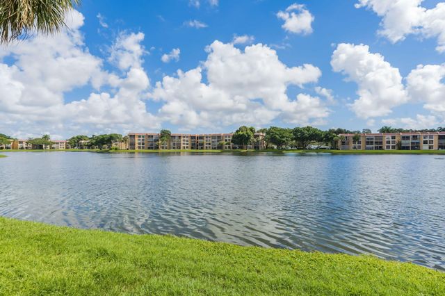 6427 CORAL LAKE Drive 303, Margate, FL 33063